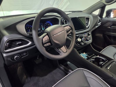 2027 Chrysler Pacifica Limited