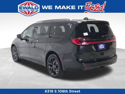2027 Chrysler Pacifica Limited