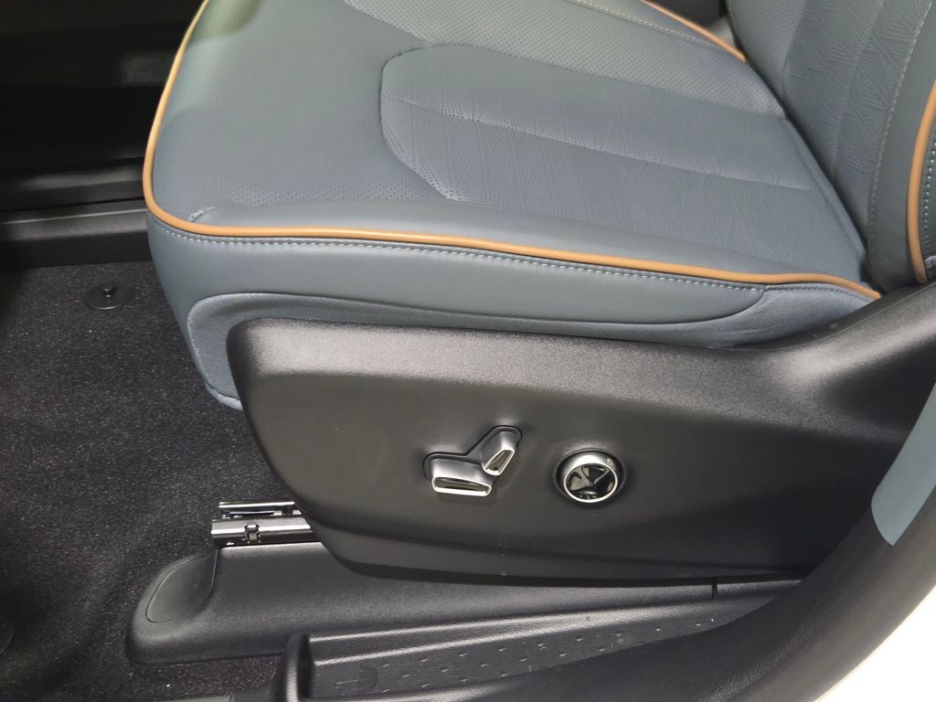 2027 Chrysler Pacifica Pinnacle