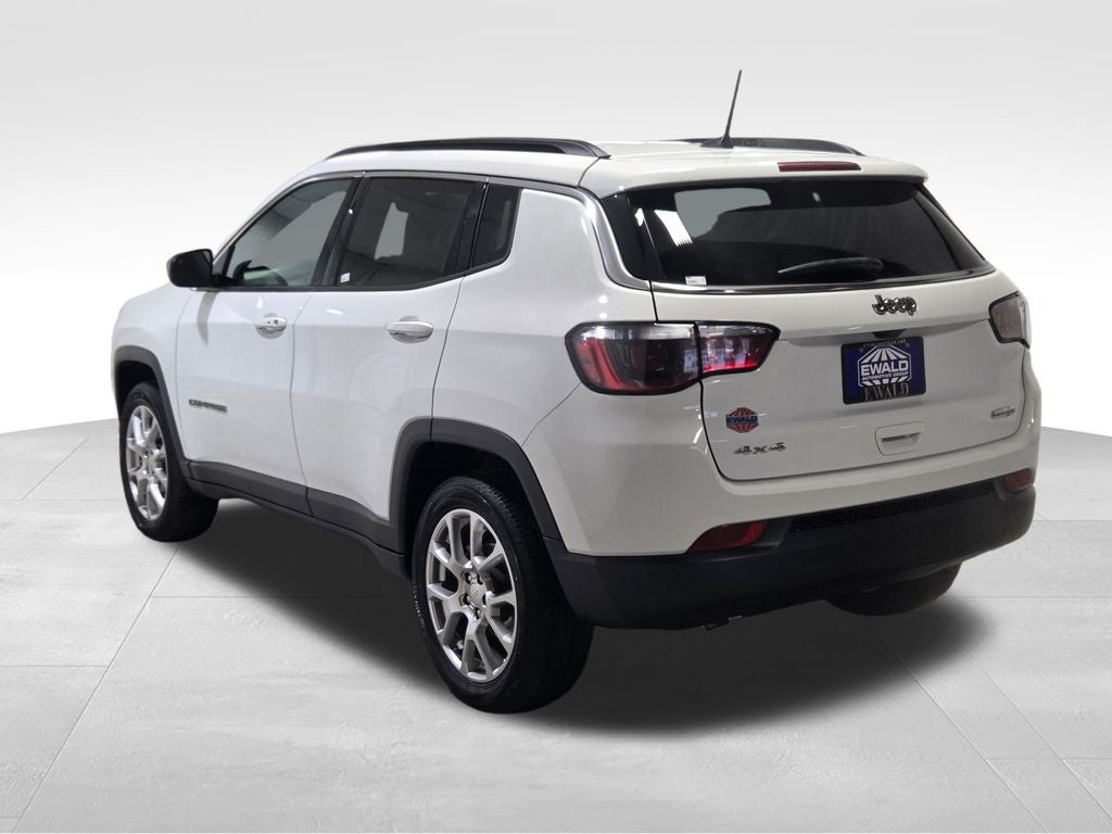 2023 Jeep Compass Latitude Lux