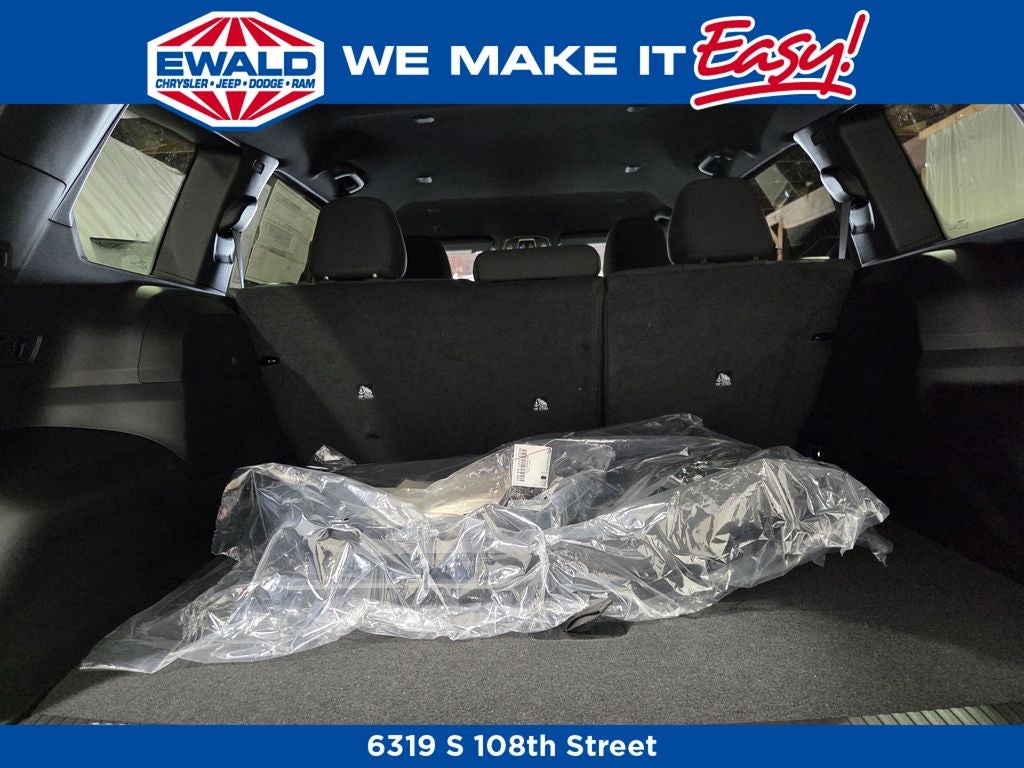 2026 Jeep Cherokee Laredo