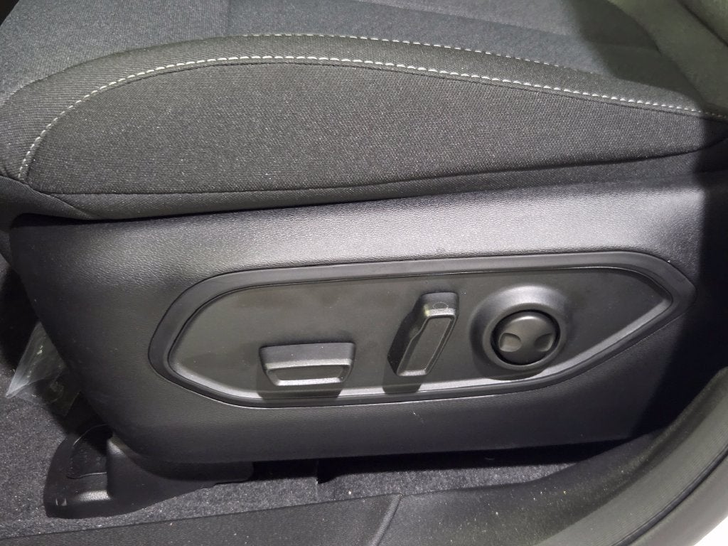 2027 Jeep Cherokee Laredo