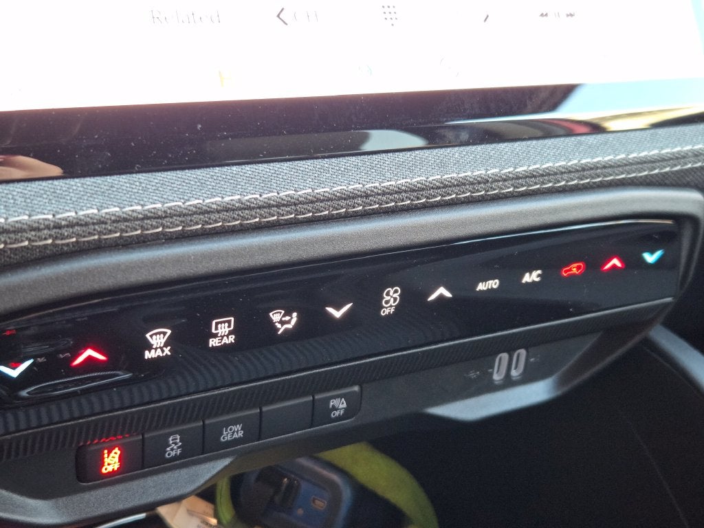 2027 Jeep Cherokee Laredo