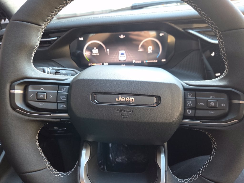 2027 Jeep Cherokee Laredo