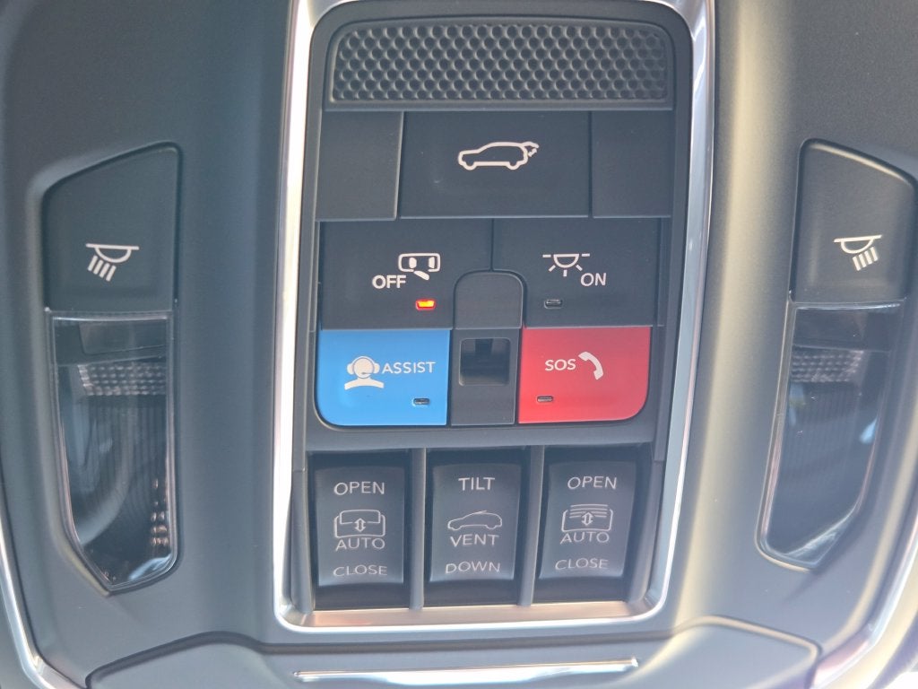 2027 Jeep Cherokee Overland