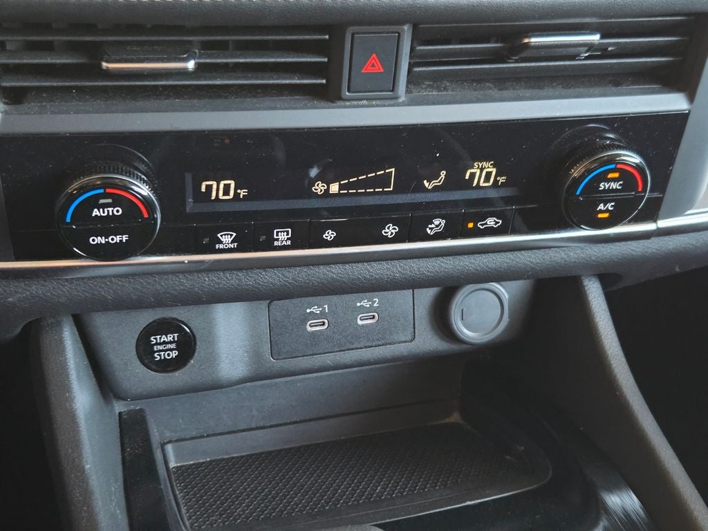2025 Nissan Rogue SV