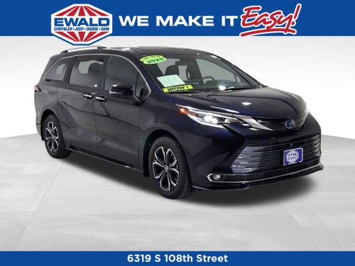 2025 Toyota Sienna Platinum 7 Passenger