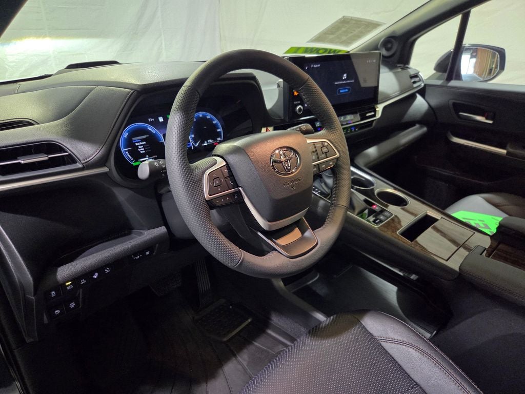 2025 Toyota Sienna Platinum 7 Passenger