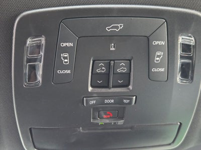 2025 Toyota Sienna Platinum 7 Passenger