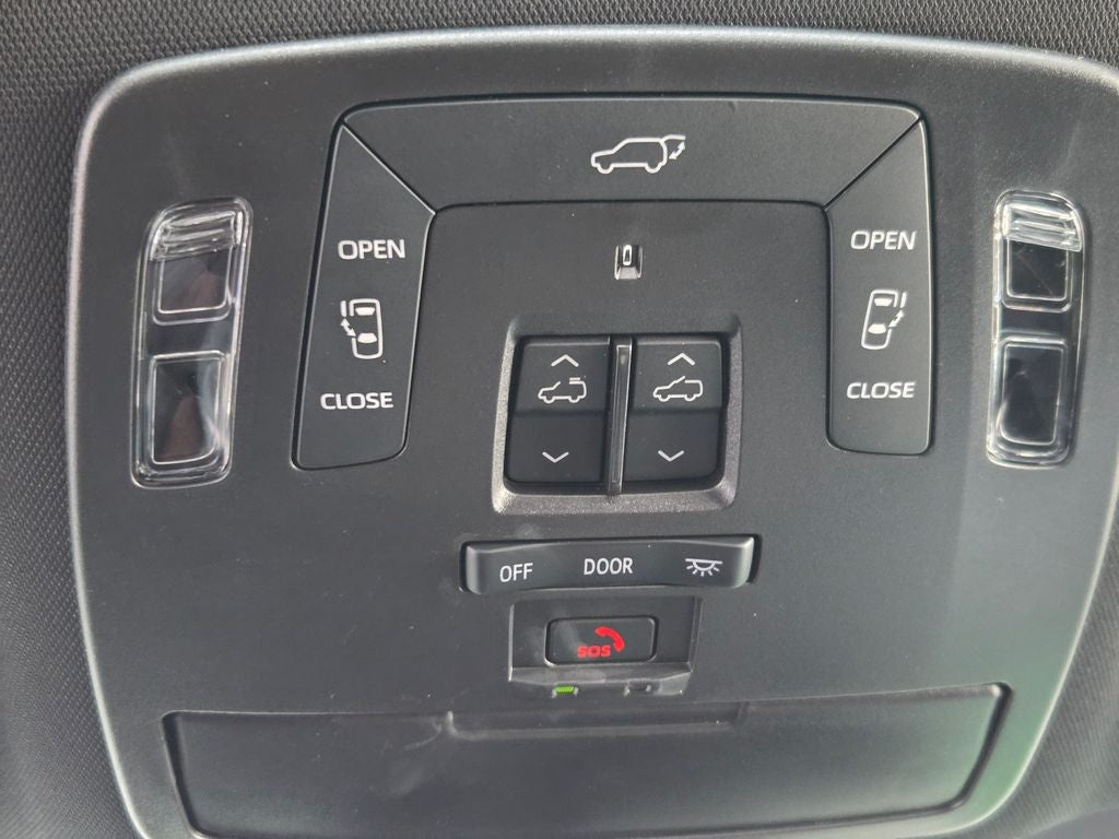 2025 Toyota Sienna Platinum 7 Passenger