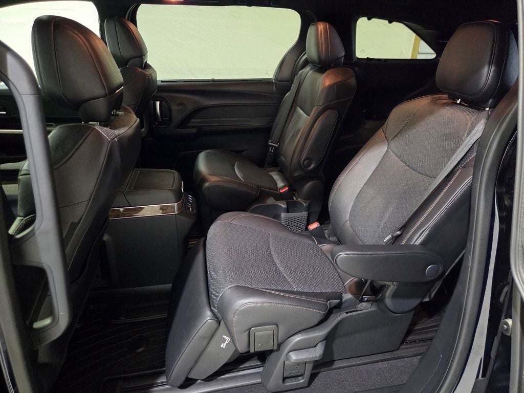 2025 Toyota Sienna Platinum 7 Passenger