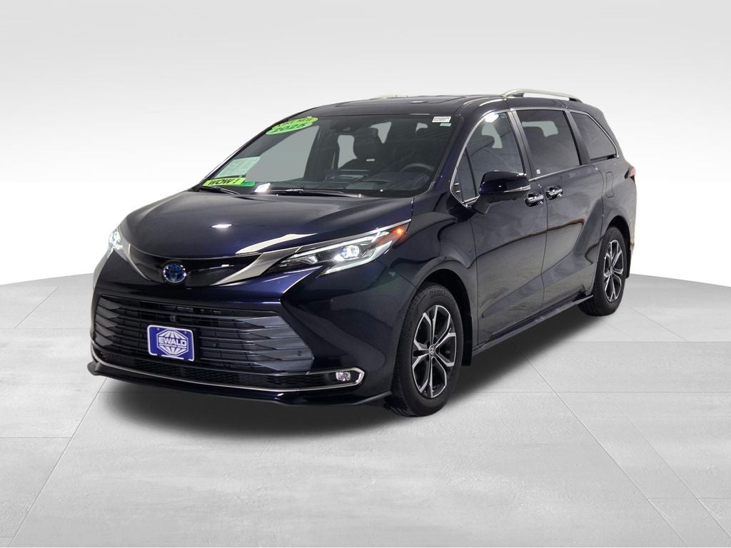 2025 Toyota Sienna Platinum 7 Passenger