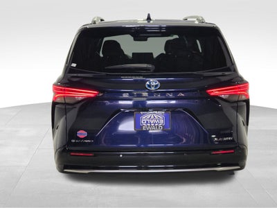 2025 Toyota Sienna Platinum 7 Passenger