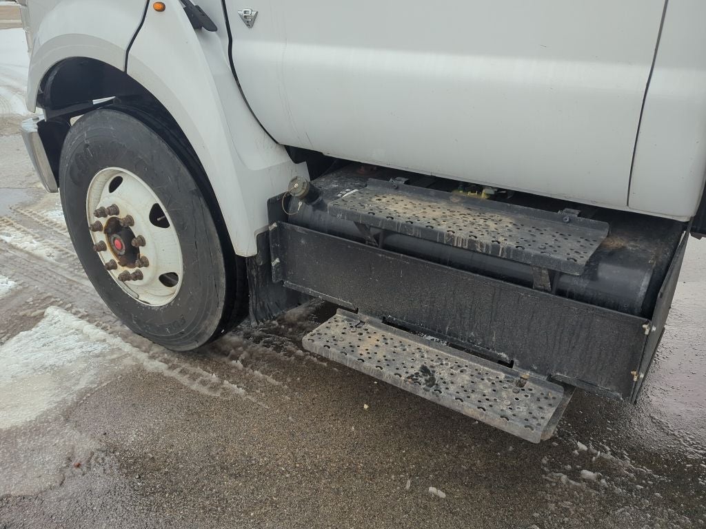 2022 Ford F-750SD Base BOX TRUCK