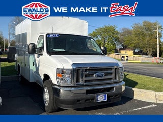 2025 Ford E-350SD Base Cutaway