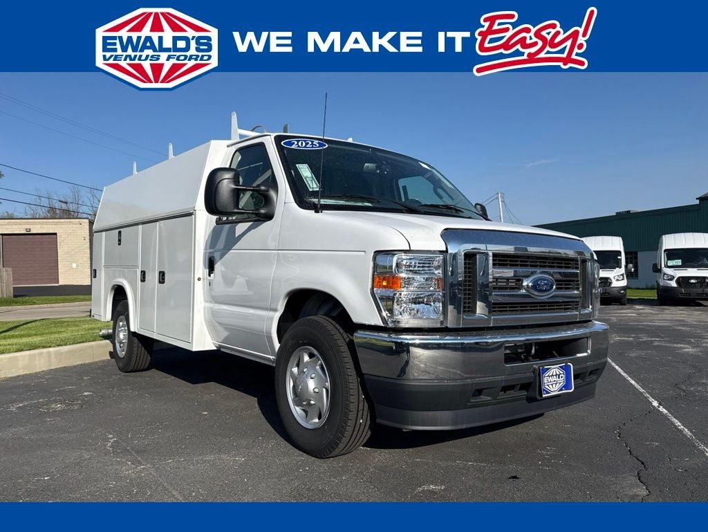 2025 Ford E-350SD Base Cutaway