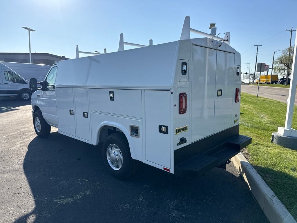 2025 Ford E-350SD Base Cutaway