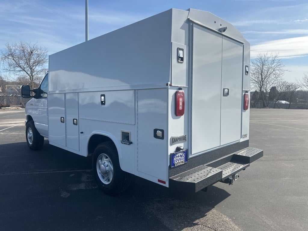 2025 Ford E-350SD Base Cutaway