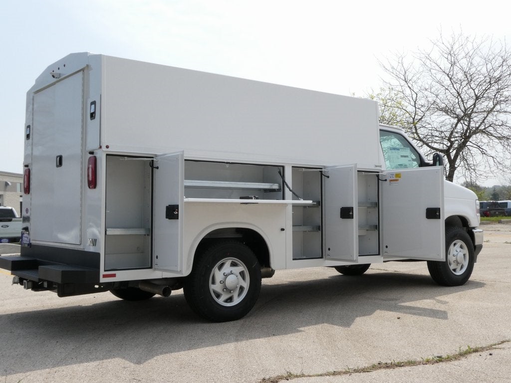 2025 Ford E-350SD Base Cutaway