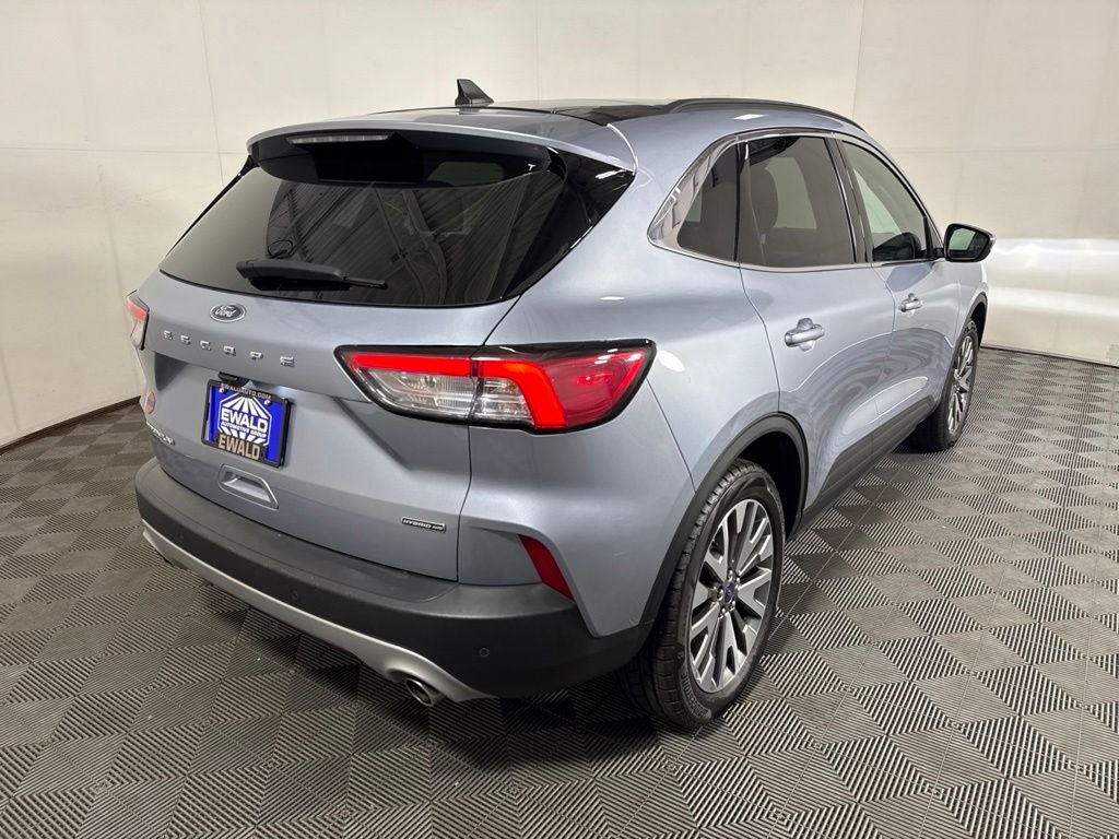 2022 Ford Escape Hybrid Titanium