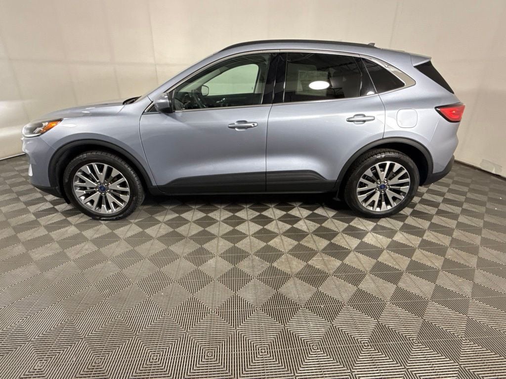 2022 Ford Escape Hybrid Titanium