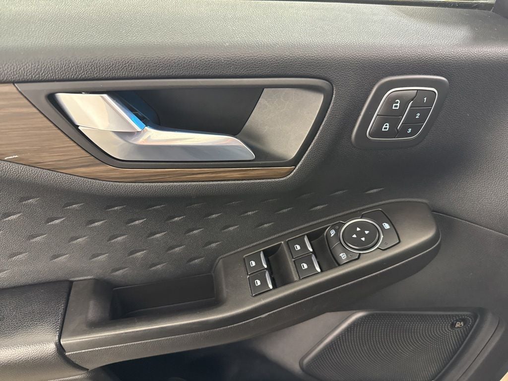 2020 Ford Escape Hybrid Titanium