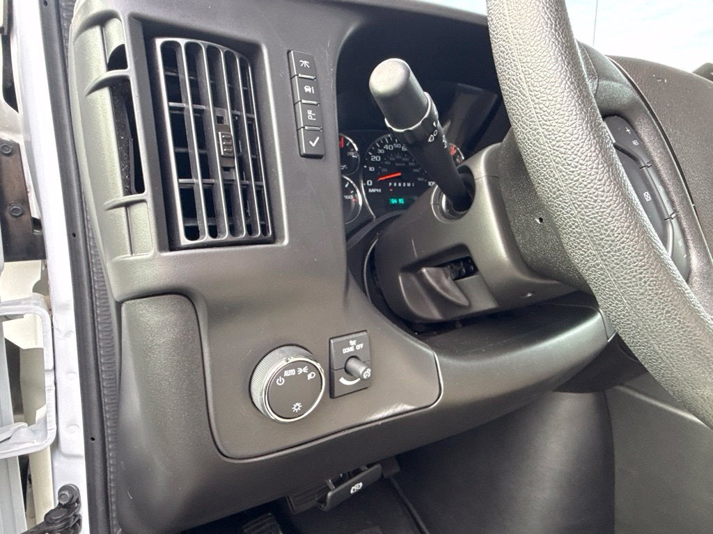 2025 Chevrolet Express 3500 LT Passenger