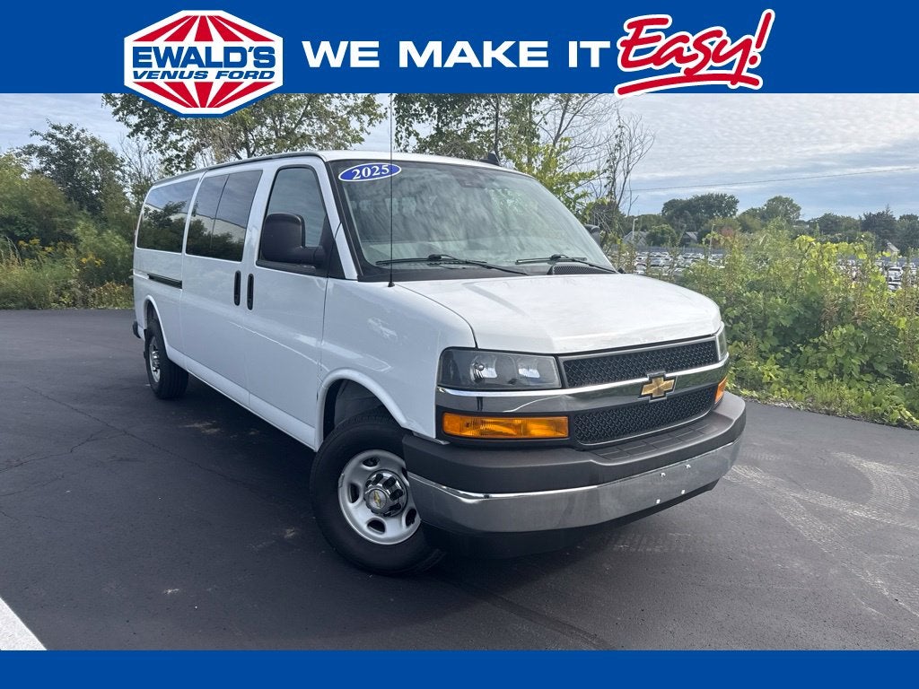 2025 Chevrolet Express 3500 LT Passenger