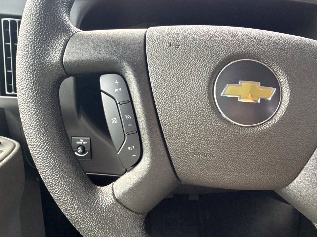 2025 Chevrolet Express 3500 LT Passenger