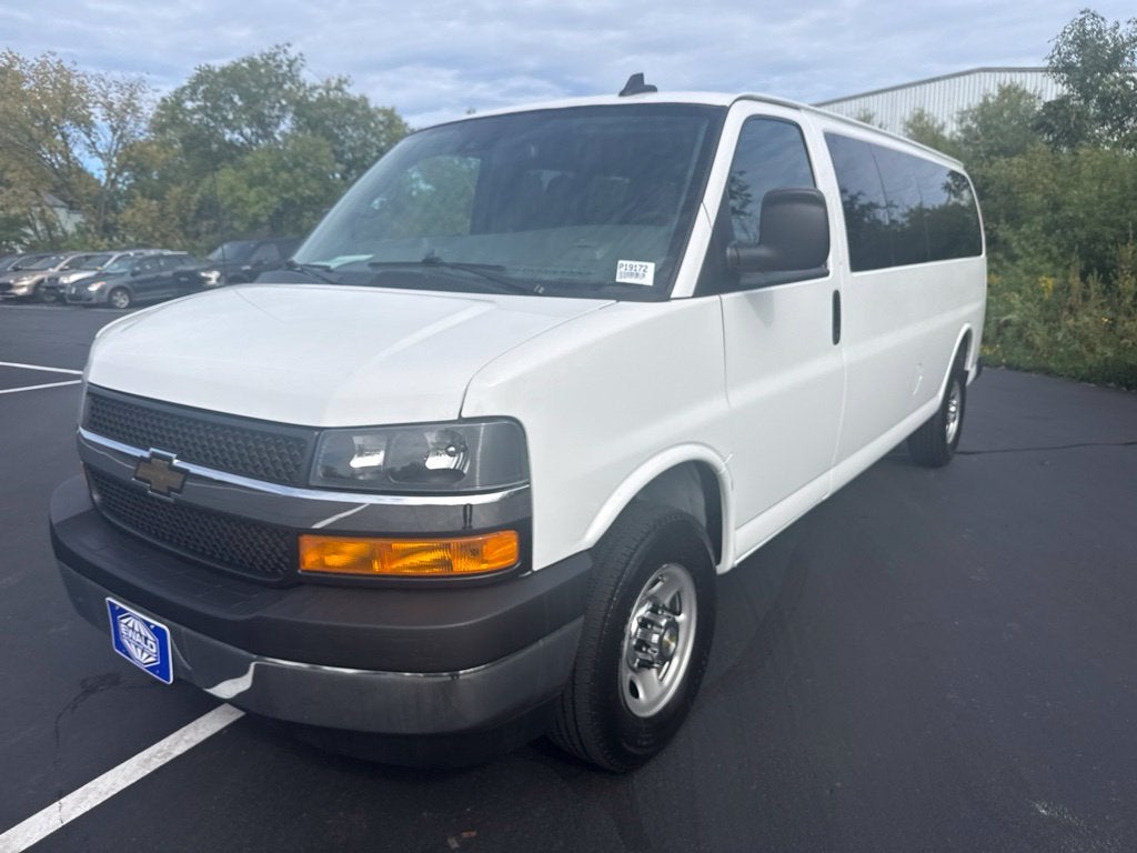 2025 Chevrolet Express 3500 LT Passenger