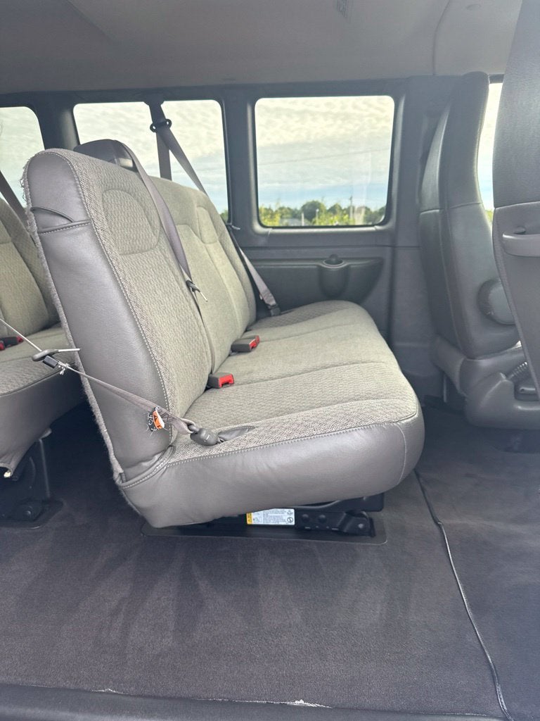 2025 Chevrolet Express 3500 LT Passenger