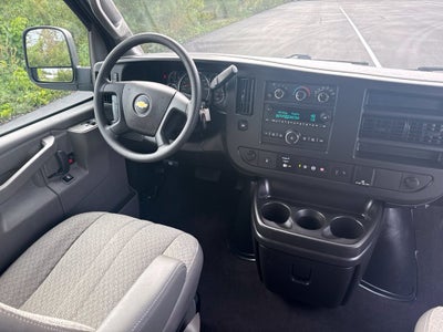 2025 Chevrolet Express 3500 LT Passenger
