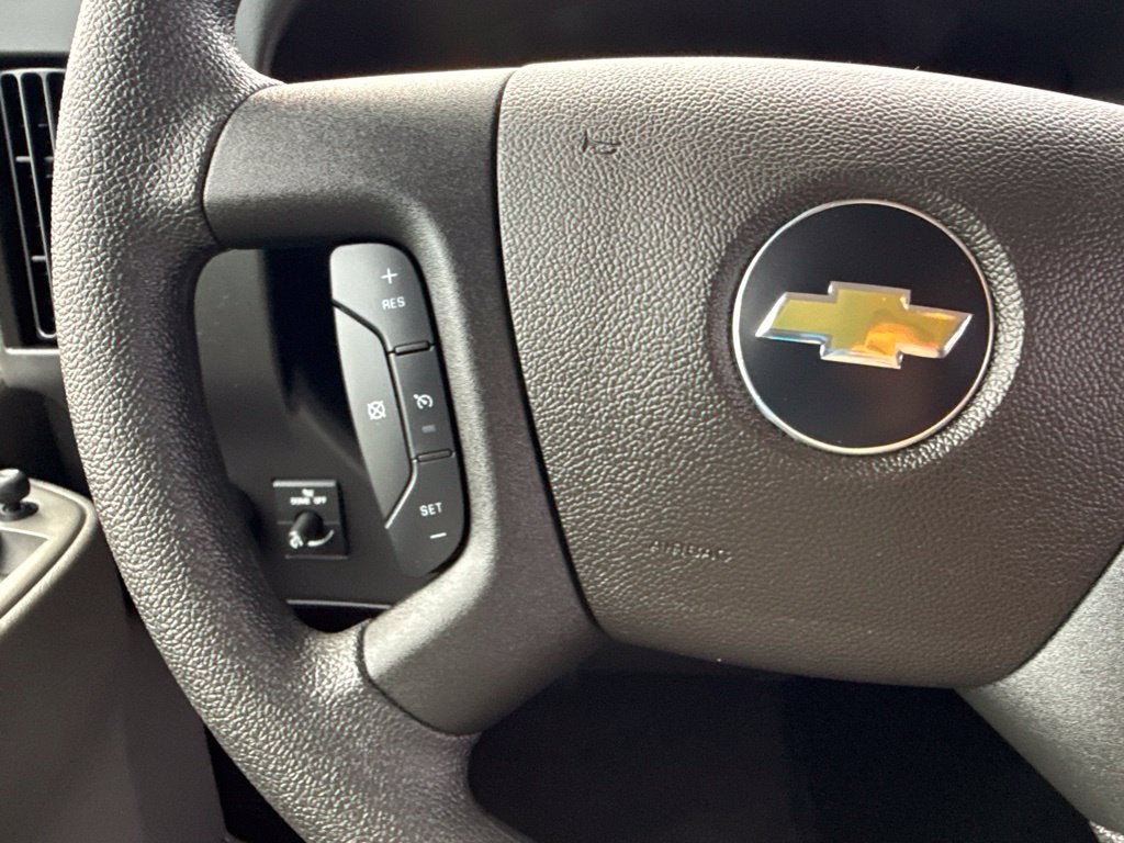 2025 Chevrolet Express 3500 LT Passenger