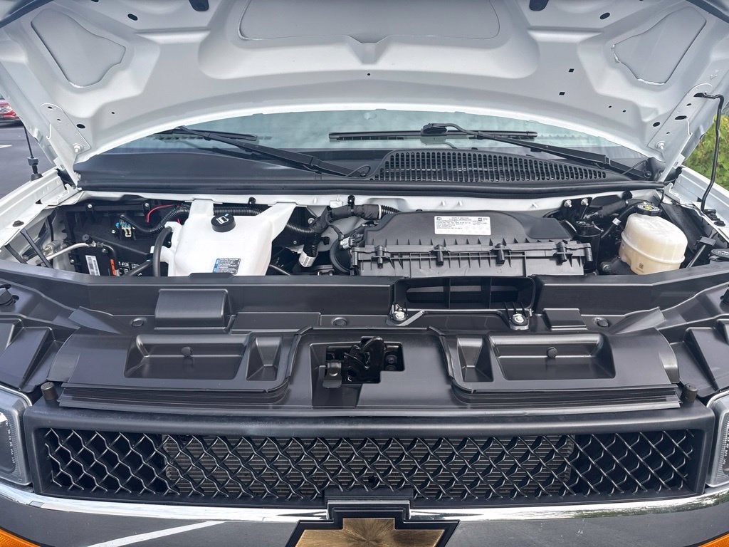 2025 Chevrolet Express 3500 LT Passenger