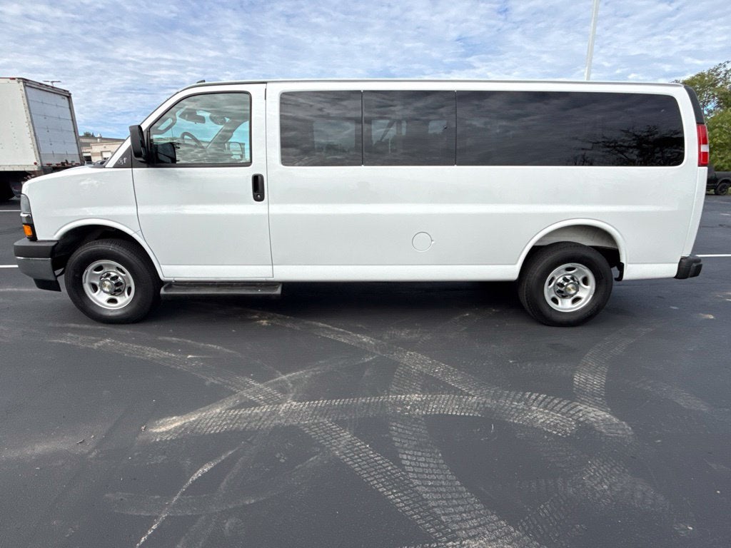 2025 Chevrolet Express 3500 LT Passenger