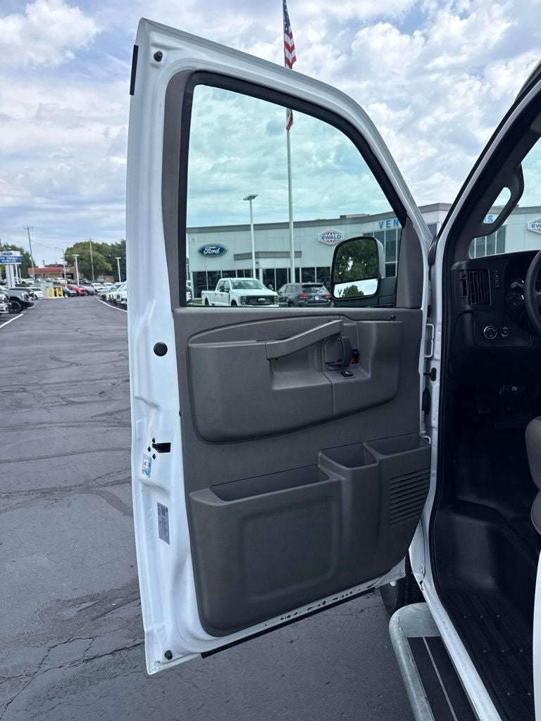 2025 GMC Savana 2500 Work Van