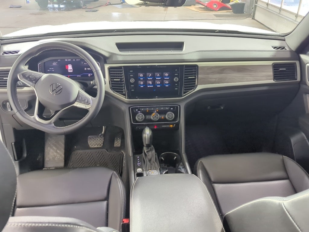 2023 Volkswagen Atlas Cross Sport 2.0T SE w/Technology