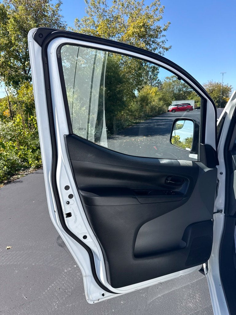 2021 Nissan NV200 S