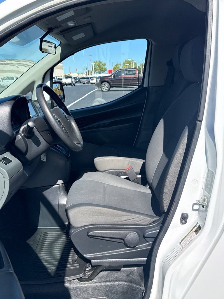 2021 Nissan NV200 S