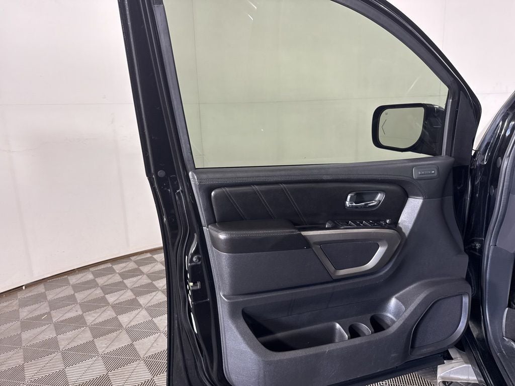 2015 Nissan Armada Platinum
