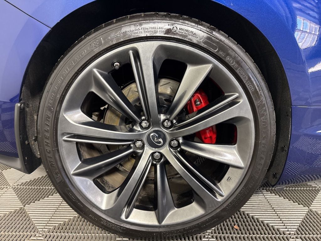 2018 INFINITI Q60 Red Sport 400