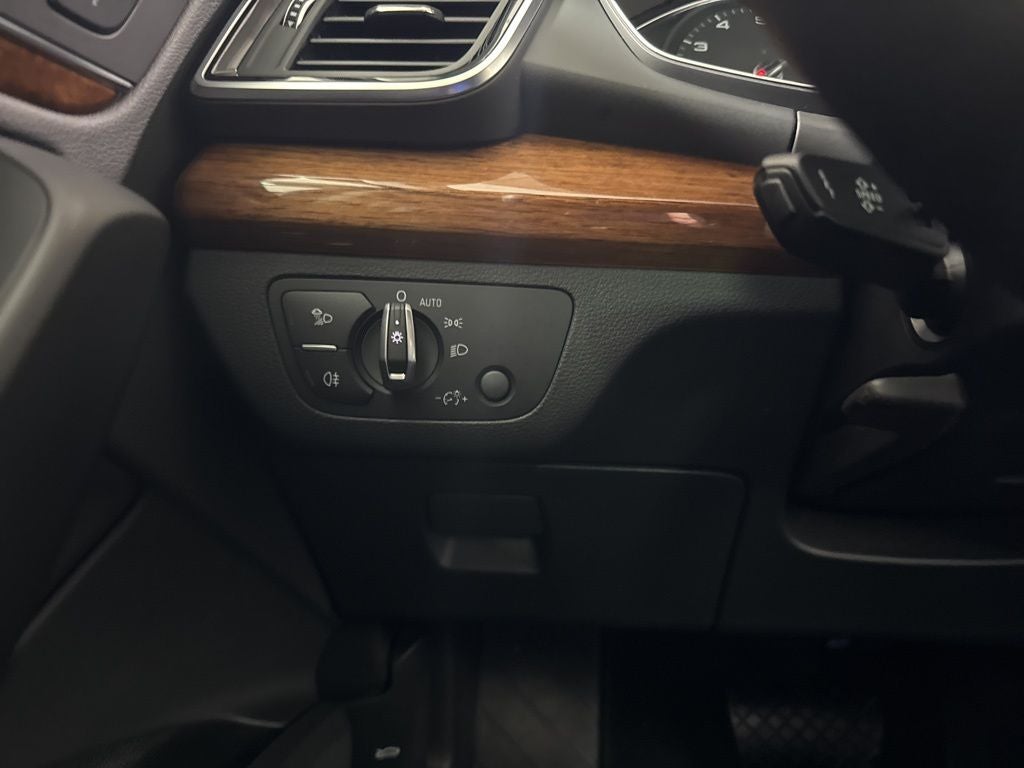 2023 Audi Q5 40 Premium quattro