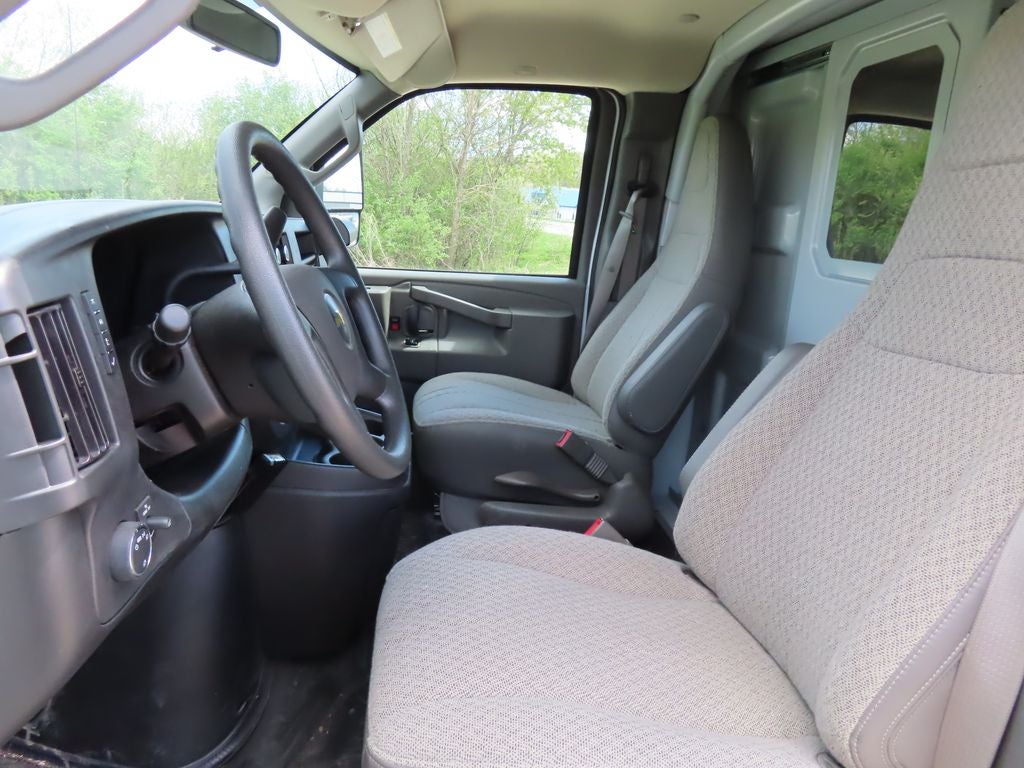 2025 Chevrolet Express 3500 Work Van Cutaway