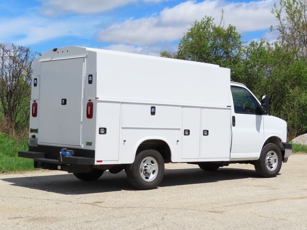 2025 Chevrolet Express 3500 Work Van Cutaway