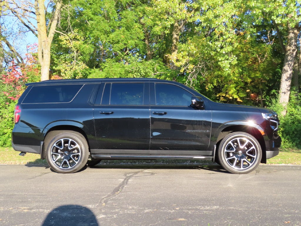 2024 Chevrolet Suburban RST