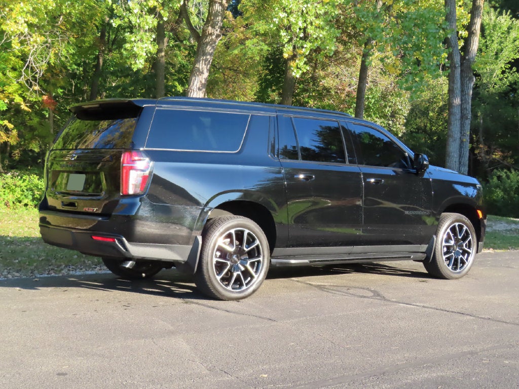 2024 Chevrolet Suburban RST