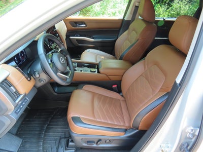 2024 Nissan Pathfinder Platinum