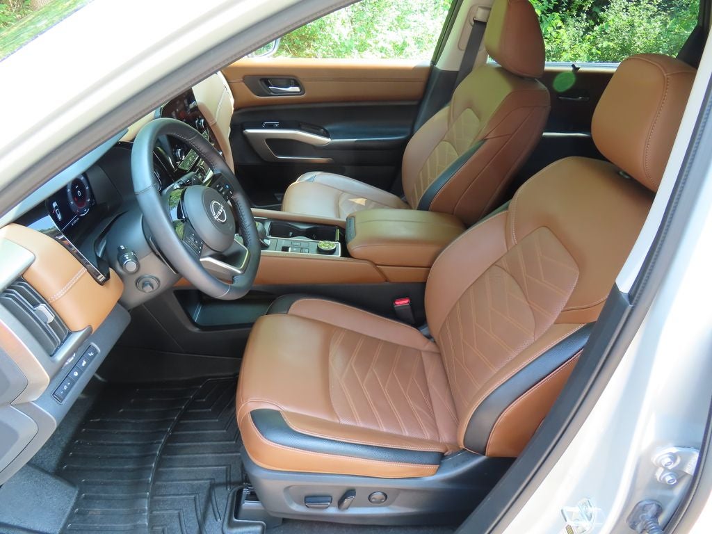 2024 Nissan Pathfinder Platinum