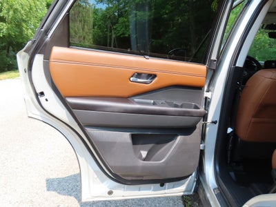 2024 Nissan Pathfinder Platinum