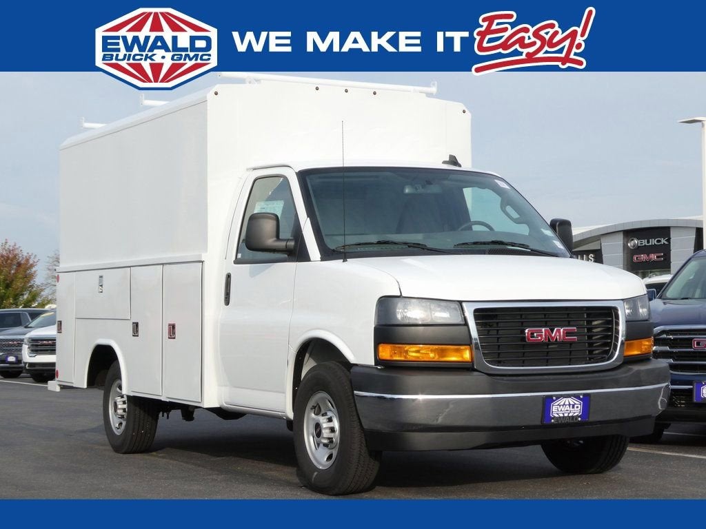 2025 GMC Savana Cutaway 3500 1WT